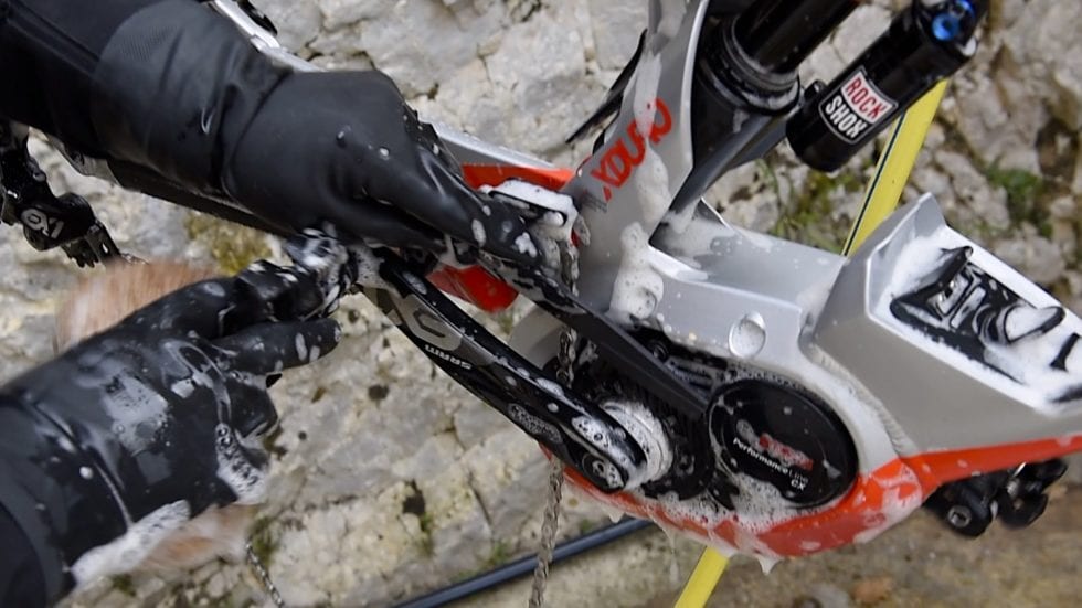VIDEO – Come lavare una e-bike? Seguite il tutorial…