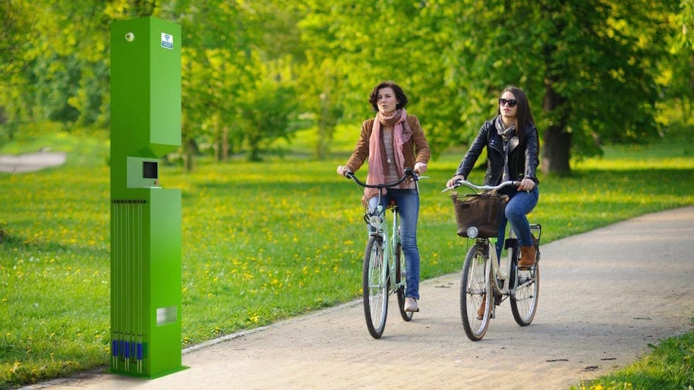 T-One, la colonnina multifunzione per la ricarica delle e-bike. E non solo…