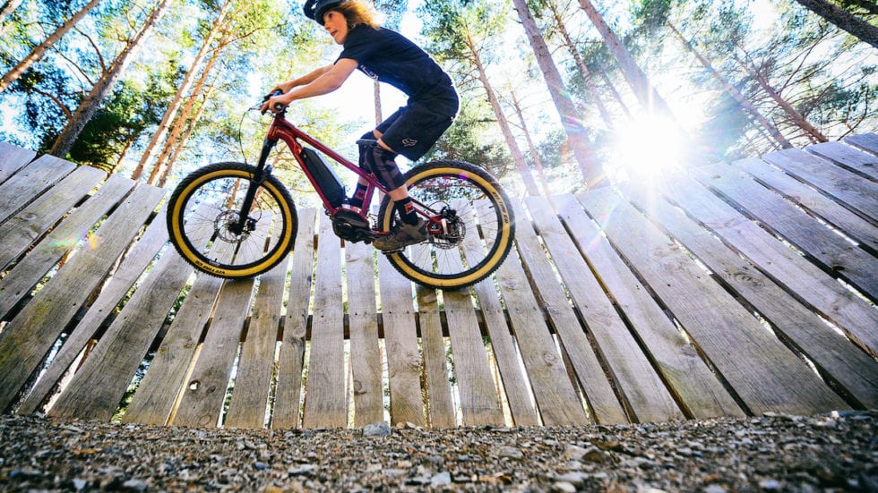 VIDEO – Commencal Meta Ht Power 24: hardtail elettrica per i più piccoli VIDEO – Commencal Meta Ht Power 24: hardtail elettrica per i più piccoli