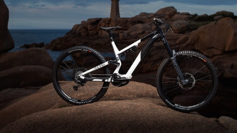 Commencal Meta Power 2021: nuovo motore Shimano EP8 e geometria rielaborata