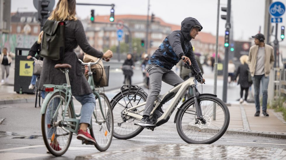 Mobilità green: continua la crescita delle e-bike, 3 marchi italiani tra i 10 più amati